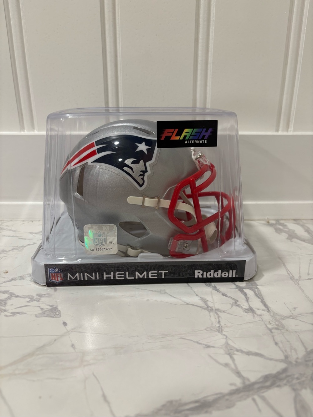 Riddell New England Patriots Silver Mini Helmet with Red Facemask